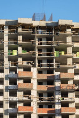 bir apartman binası inşaatı