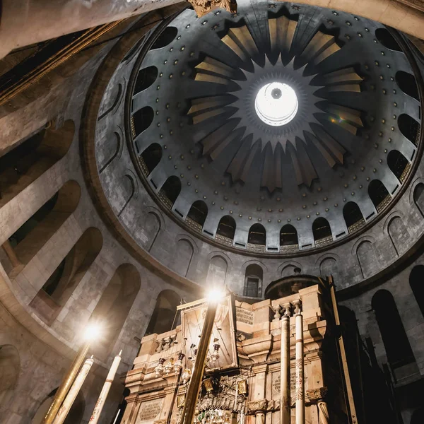 Iglesia del Santo Sepulcro en la ciudad vieja Jerusalén, Israel . —  Fotos de Stock