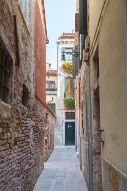 Venedik, İtalya'nın birçok caddelerinden biri.