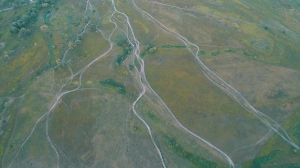 Vista aérea. Volando sobre el hermoso río. Cámara aérea grabada. Panorama del paisaje . — Vídeos de Stock