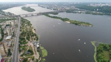 4 k hava dron görüntüleri. Kiev, Ukrayna bölgesinde Rusanivka