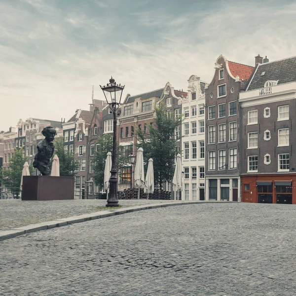 Amsterdam'da Hollanda tarzı renkli evleri — Stok fotoğraf