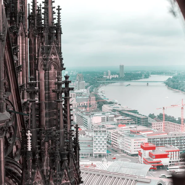 Luftaufnahme von Köln vom Dom aus. — Stockfoto