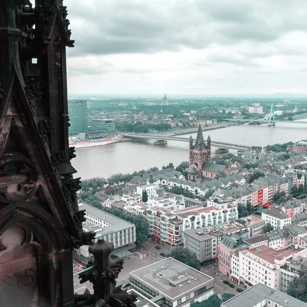 Luftaufnahme von Köln vom Dom aus. — Stockfoto
