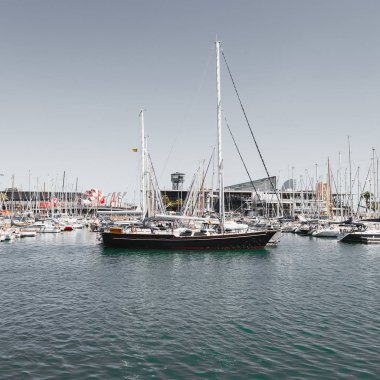 Barselona Limanı deniz araçları.