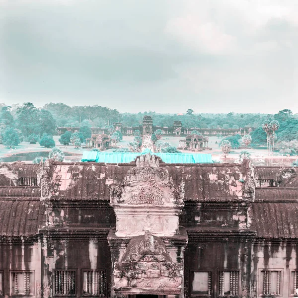 Chrám Angkor Wat. Pohled od chrámu — Stock fotografie
