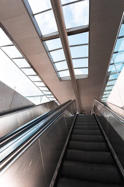 The escalator rises up the street — Stock Photo, Image