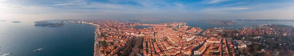 Gran panorama aéreo de la parte histórica de Venecia, Italia — Foto de Stock