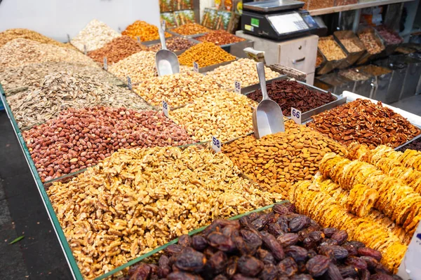 Trockenfrüchte und Nüsse auf dem Mahane Yehuda Markt in jerusalem, Israel — Stockfoto