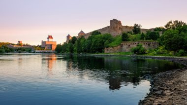 Kale Ivangorod ve kale Herman