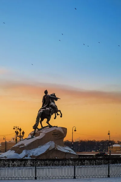 Peter der Erste auf dem Pferd als Denkmal bei Sonnenuntergang Stockbild