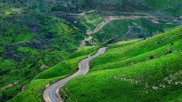 Estrada bonita em Israel na fronteira com a Jordânia — Fotografia de Stock