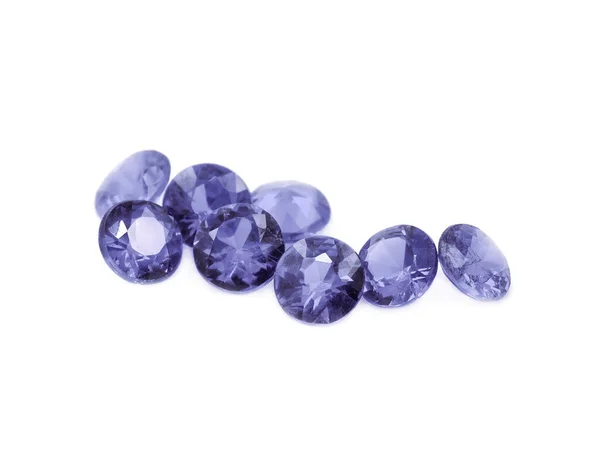 白色背景上的紫色钻石切割宝石 — 图库照片