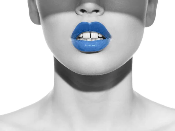 Labios azules en blanco y negro foto —  Fotos de Stock