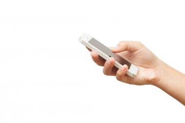 El ile kopya alanı beyaz arka plan üzerinde izole mobil akıllı telefon tutarak.