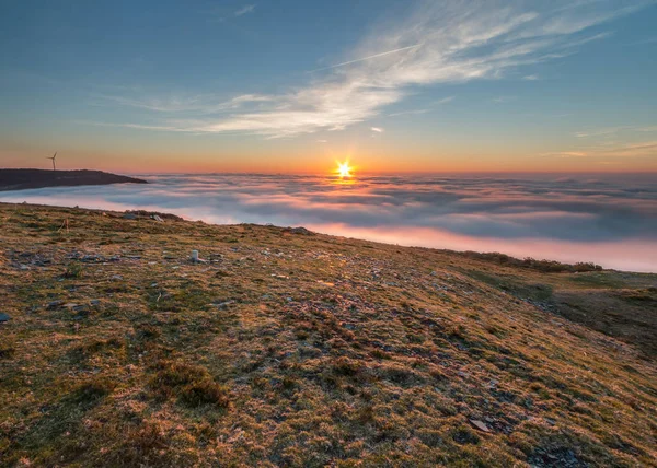 Spektakulärer Sonnenuntergang Ende Des Sommers Den Bergen Westasturiens Der Himmel Stockbild