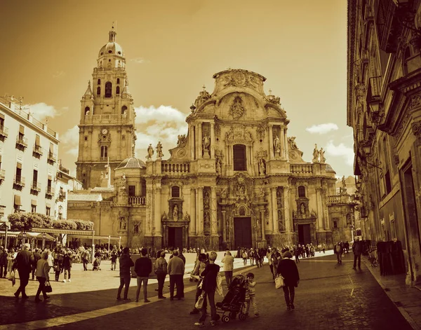 Murcia, Spanien-3, April 2018: vintage vy av domkyrkan av mucia — Stockfoto