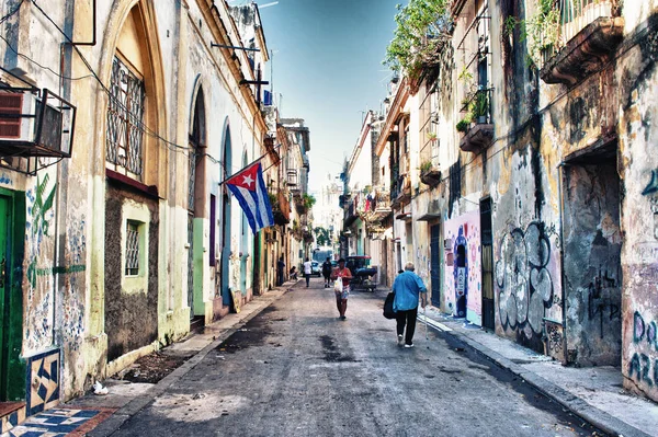 Eski Havana'da tipik bir sokak görünümü — Stok fotoğraf