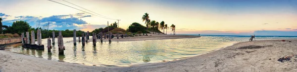 Panoramatický pohled ze santa maria beach ve městě havana — Stock fotografie