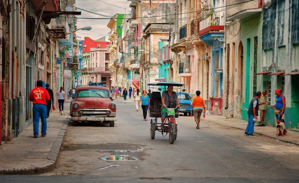 Gatan i Havanna, Kuba Stockfoto