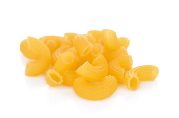 Macaroni pasta close up geïsoleerd op witte achtergrond — Stockfoto