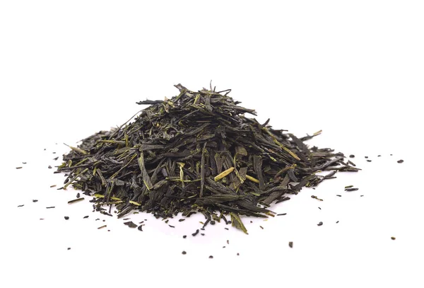 Beyaz arkaplanda izole edilmiş yeşil çay