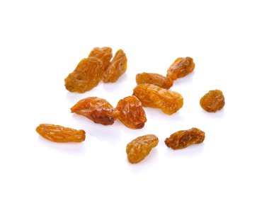 Kuru üzümler beyaz arkaplanda izole