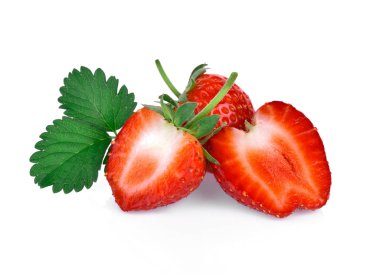 Beyaz arkaplanda çilek. 