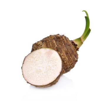 Taro beyaz arkaplanda izole edildi