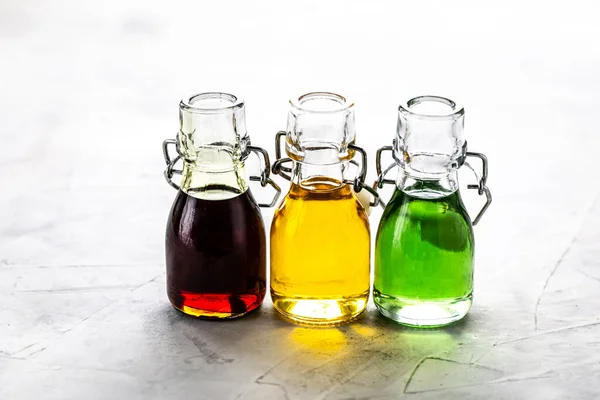 Diferentes Tipos Aceite Vegetal Botellas Vidrio Sésamo Linaza Aceite Uva — Foto de Stock