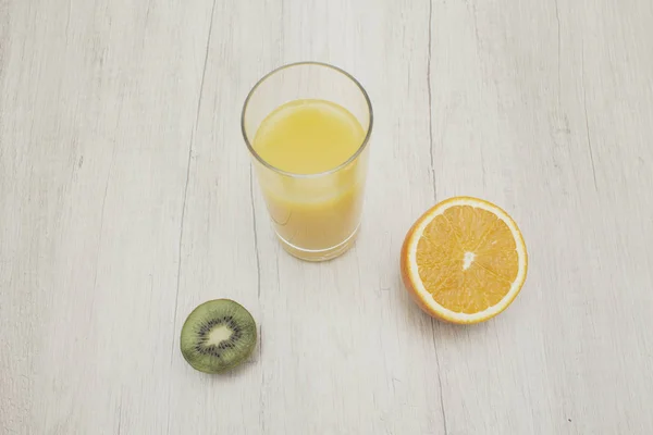 Fresh Juice Glass Orange Kiwi Table — Stock Photo, Image