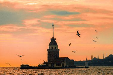 Kız Kulesi günbatımı zamanında