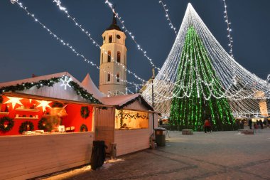 Vilnius Noel ağacı gece görünümü