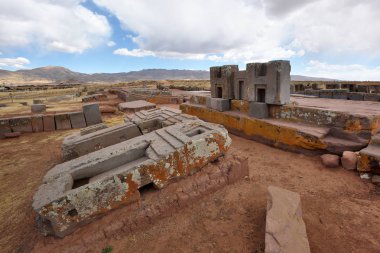 Pumapunku veya Puma Punku kalıntıları