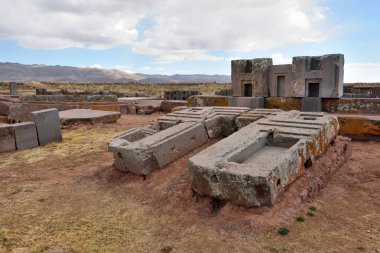 Pumapunku veya Puma Punku kalıntıları
