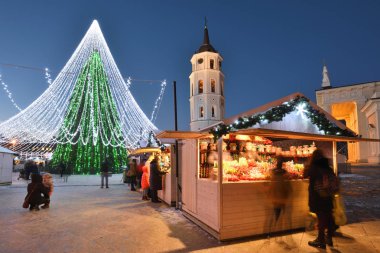 Vilnius Noel ağacı gece görünümü