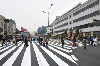 Lima, Peru caddede trafik