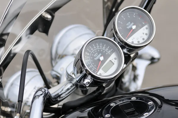 Detalle de Triumph moto en un aparcamiento —  Fotos de Stock