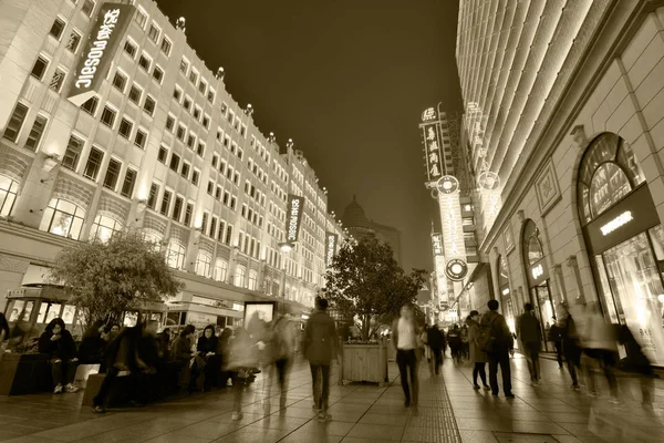 Mensen in Nanjing Road, Shanghai — Stockfoto