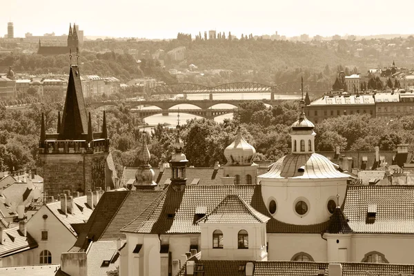 Keramické střechy starého města pražského — Stock fotografie