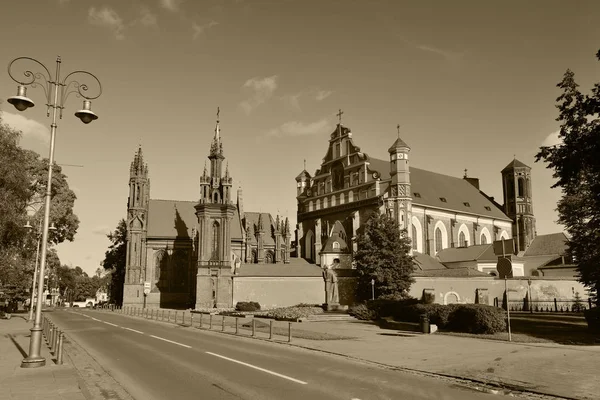 Église St Anne et Bernardinu dans la vieille ville de Vilnius — Photo