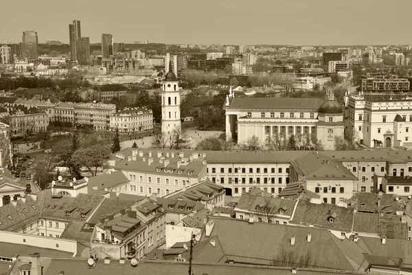 Vilnius gamla stan panorama. Vilnius är Litauens huvudstad — Stockfoto