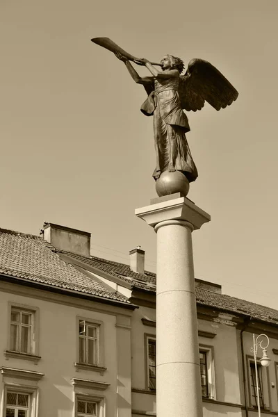 Statue eines Engels in Uzupio in Vilnius, Litauen — Stockfoto