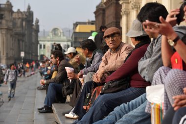 İnsanlar sokakta Lima, Peru