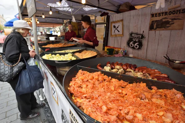 Traditionelle Restaurantmesse, Vilnius — Stockfoto