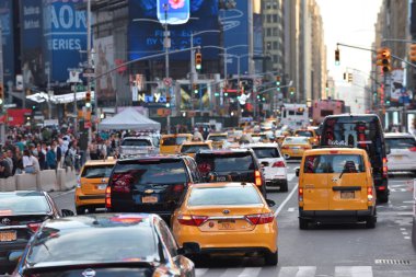 Times Square Manhattan üzerinde trafik