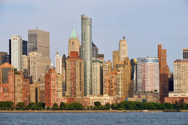Manhattan Skyline over Hudson river — Stock Photo, Image