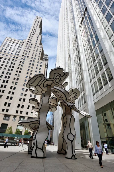 Jean Dubuffet - Grupo de esculturas de Quatro Árvores na parte inferior de Manhattan — Fotografia de Stock