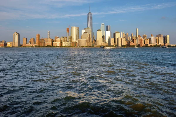 Manhattan Skyline and Hudson River — стоковое фото