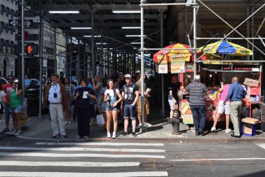 İnsanlar Manhattan, Nyc sokakta